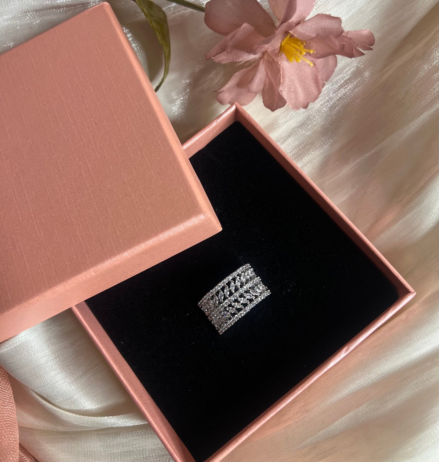 Get Glam Ring