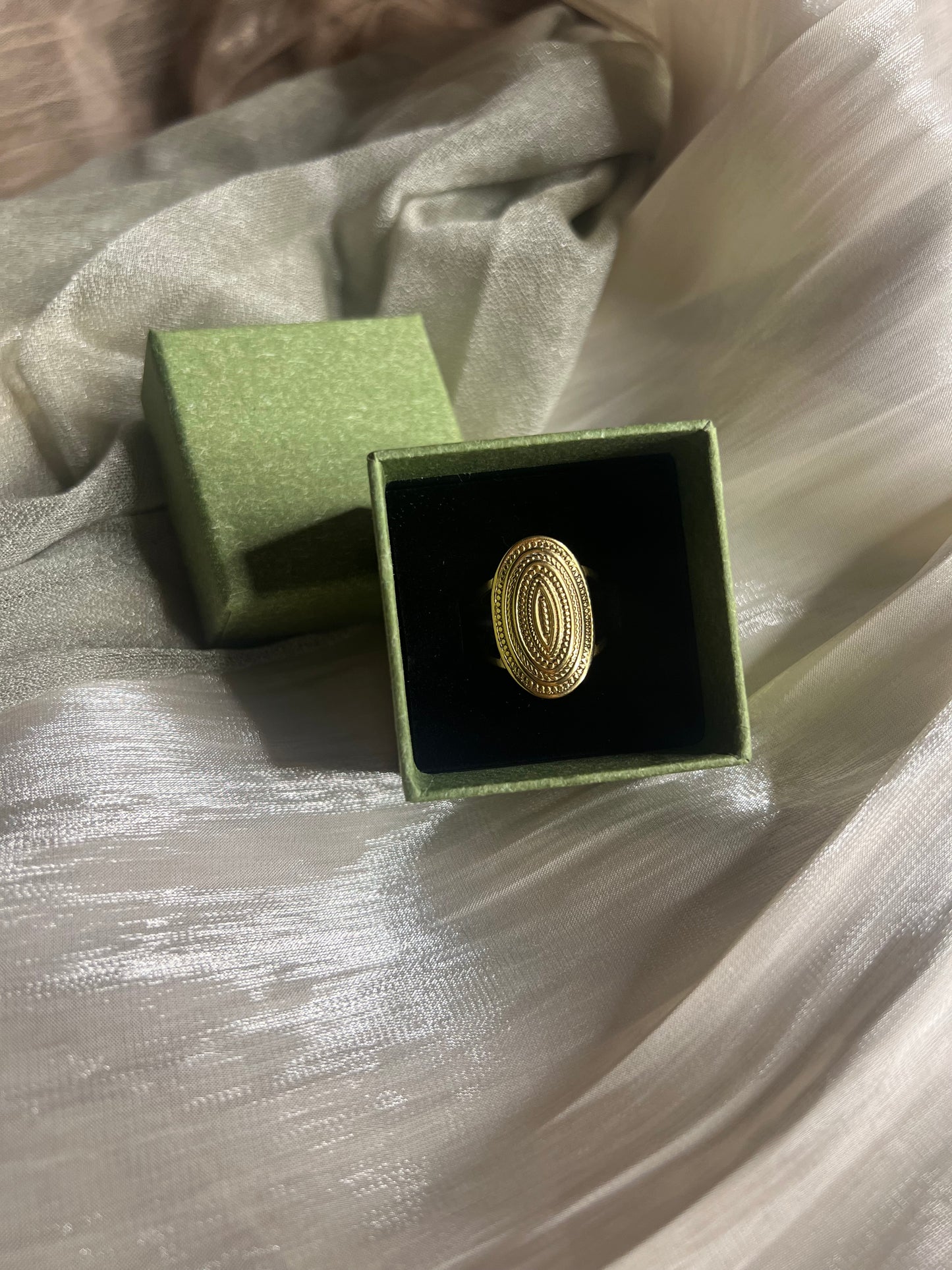 Riviera Ring