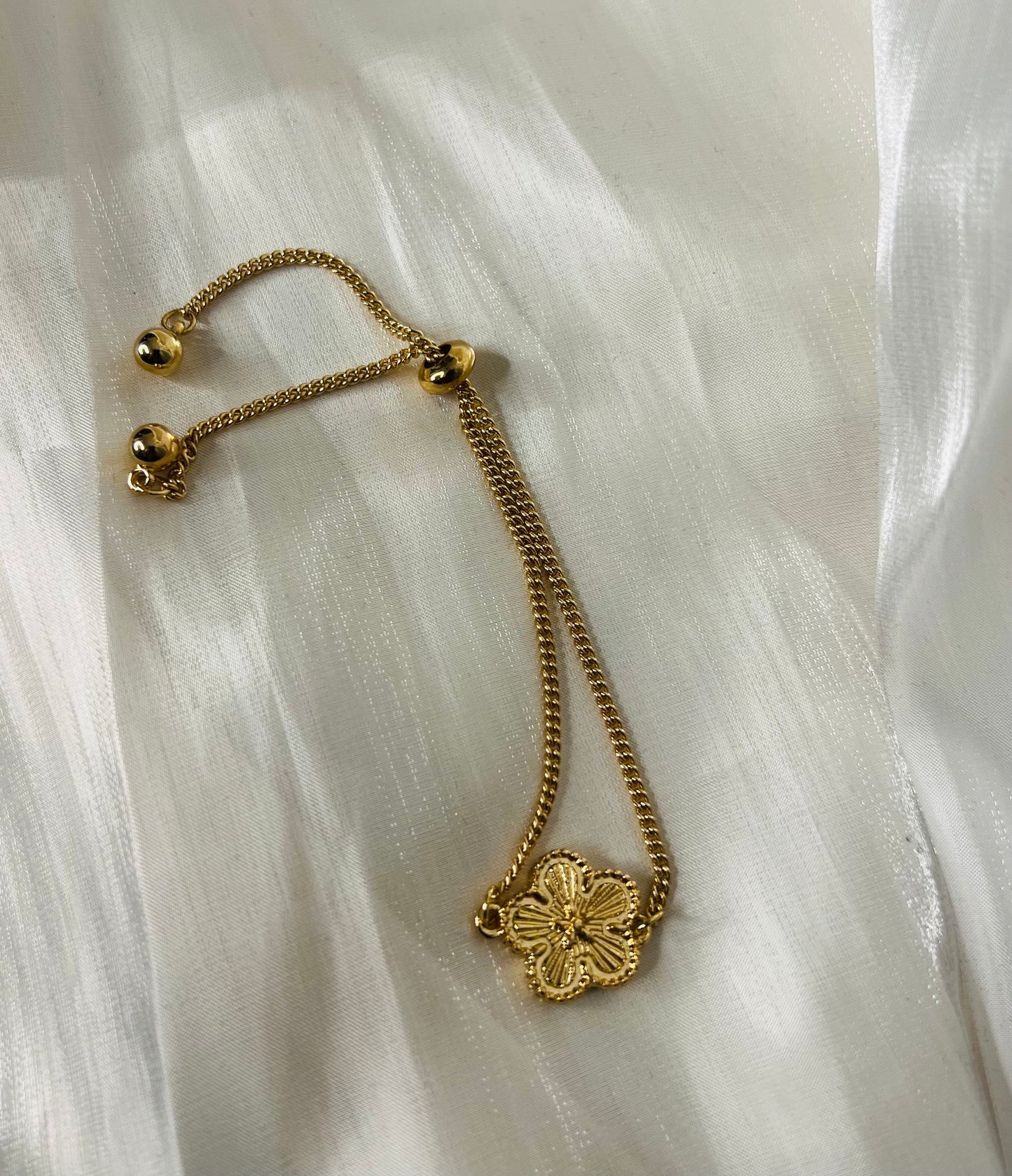 Delicate Clover Bracelet