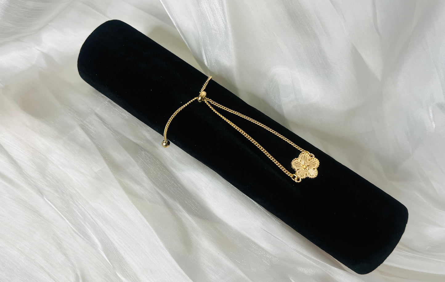 Delicate Clover Bracelet