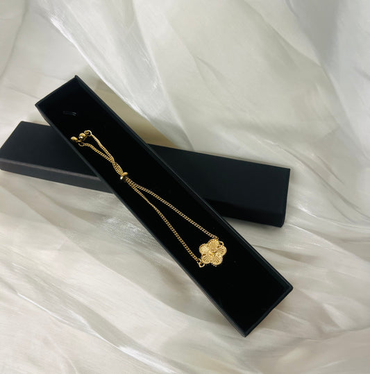 Delicate Clover Bracelet