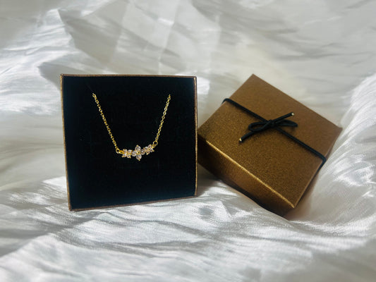 Tres Flores Necklace